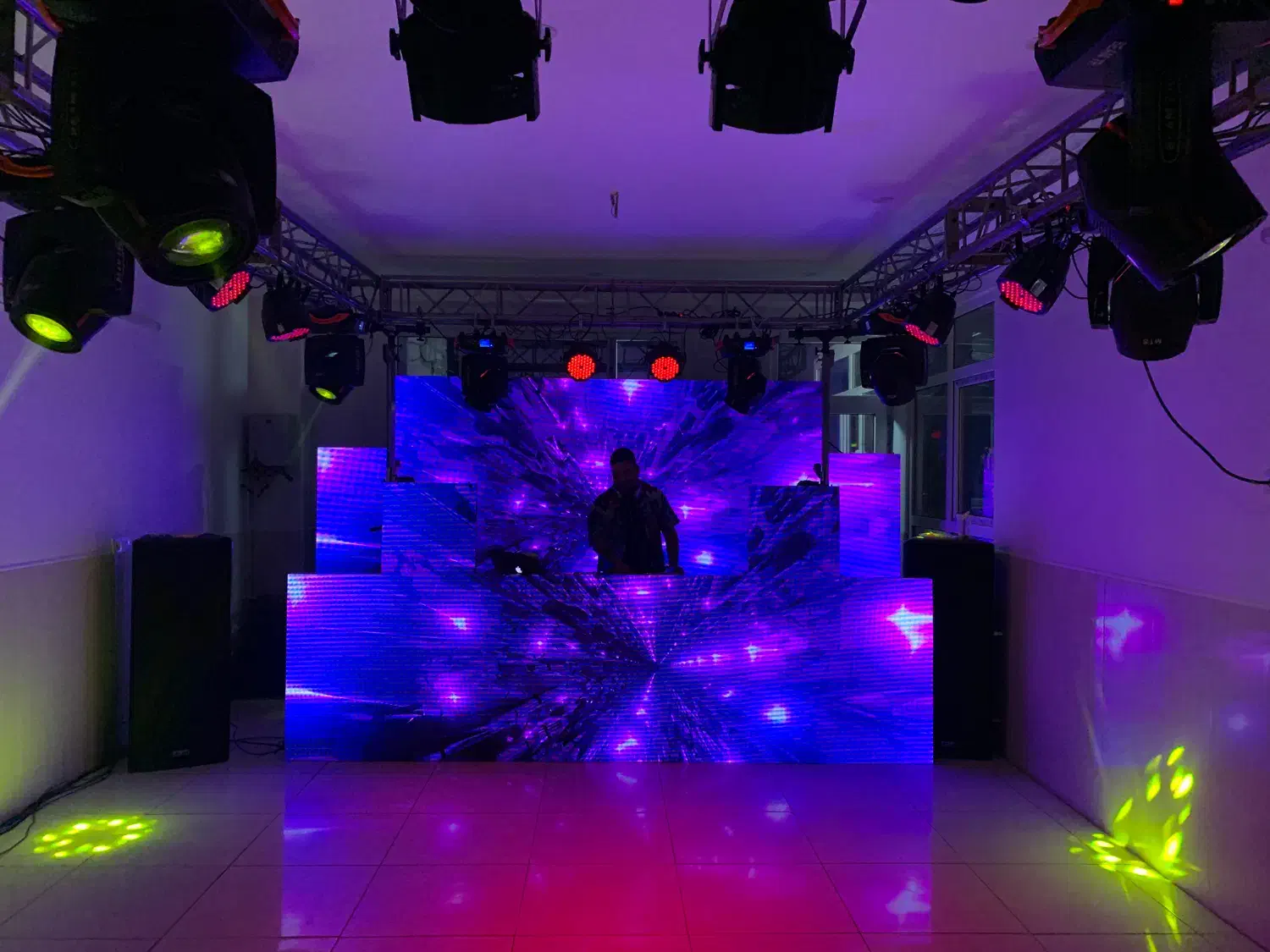 اجرای دی جی Dj|خدمات پذیرایی، مراسم|یزد, |دیوار