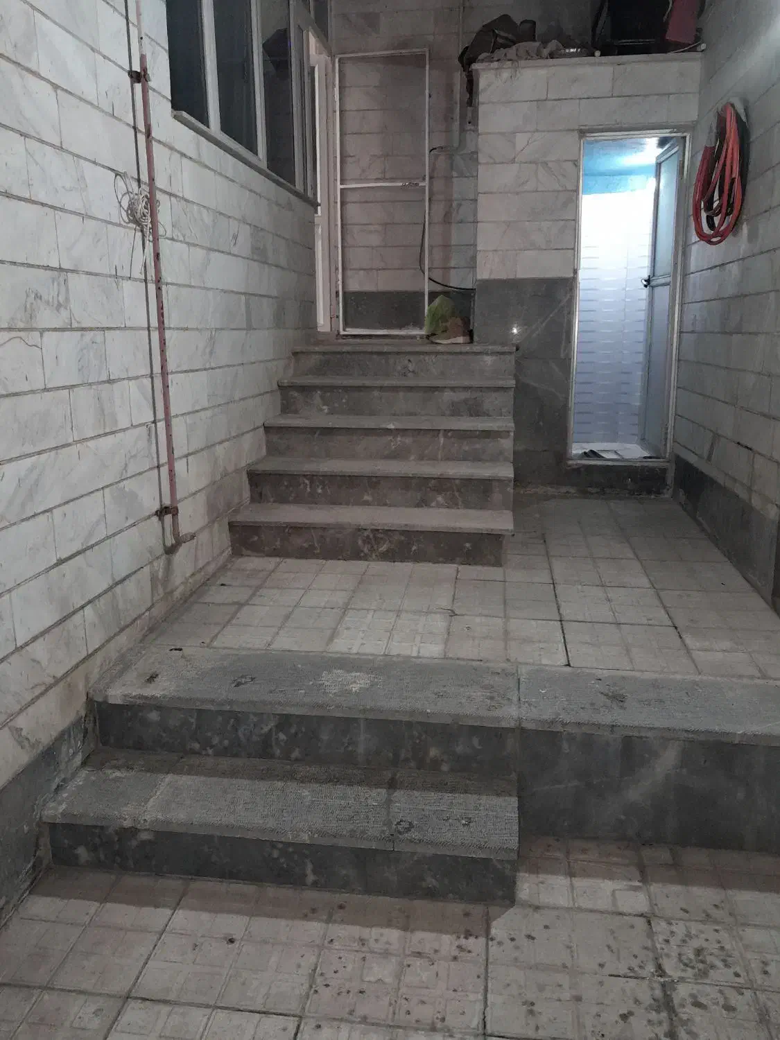 طبقه یک از دو ورودی مجزا دارای دارای حیاط|فروش آپارتمان|اردبیل, |دیوار