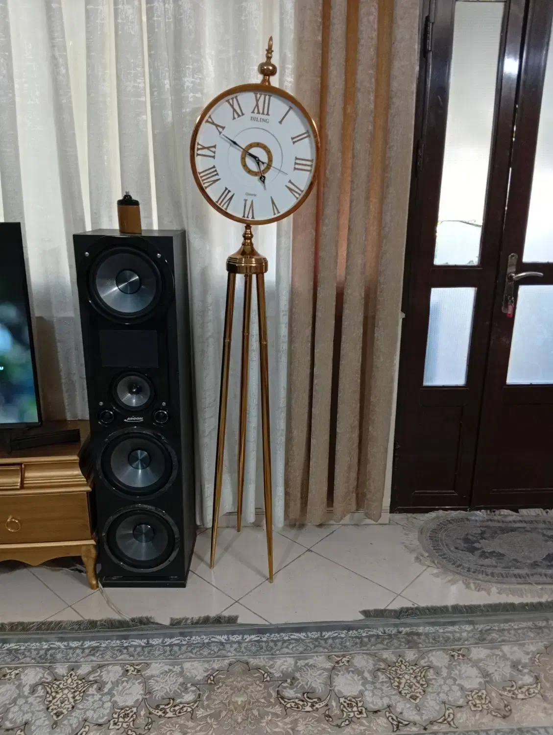 ساعت 3پایه تمیزوسالم|ساعت دیواری و تزئینی|طرقبه, |دیوار