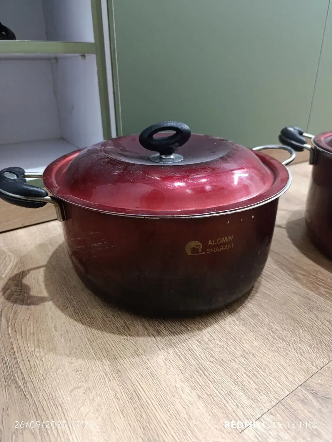 دو عدد قابلمه روحی|ظروف پخت‌وپز|ایلام, |دیوار