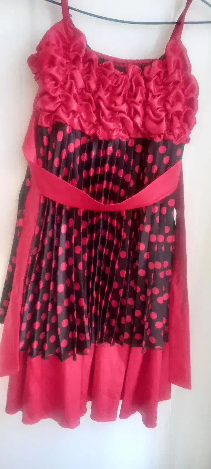 چند دست لباس مجلسی|لباس|آباده, |دیوار