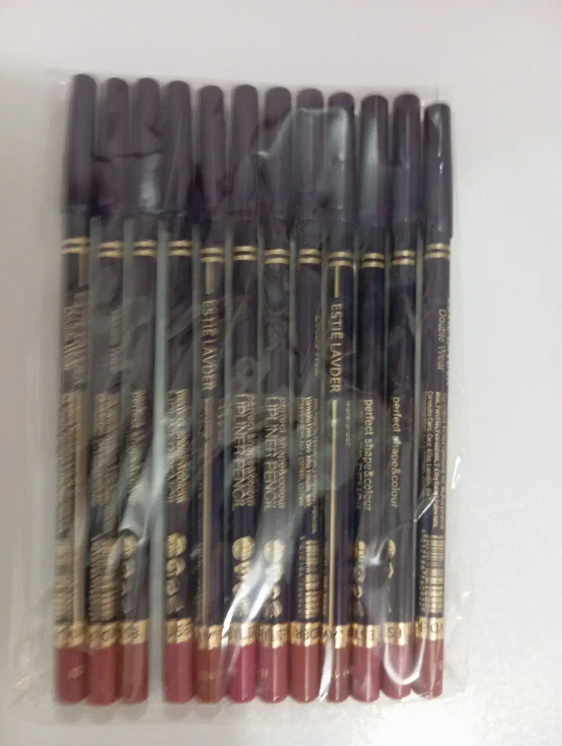 یک بستە مداد لب موجود|آرایشی، بهداشتی، درمانی|سقز, |دیوار