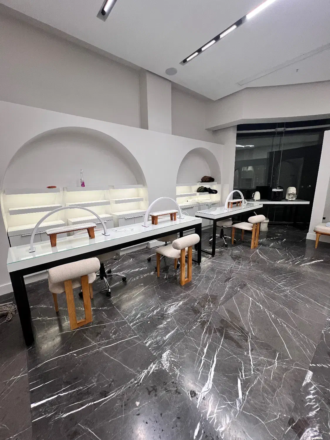 استخدام لاین زیبایی|استخدام درمانی، زیبایی، بهداشتی|تهران, هروی|دیوار