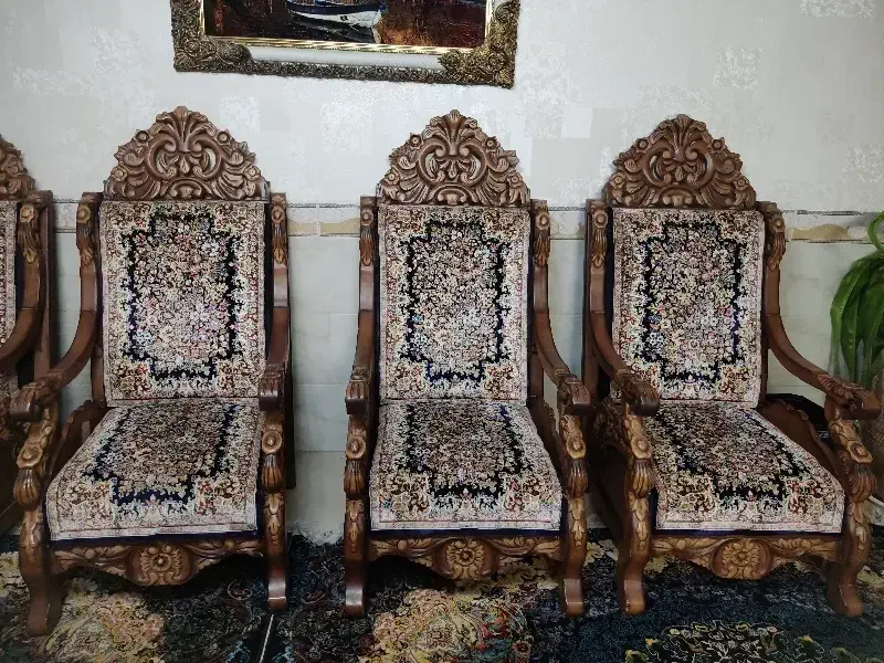 مبل قالی 6نفره سالم و|مبلمان خانگی و میز عسلی|کرمان, |دیوار