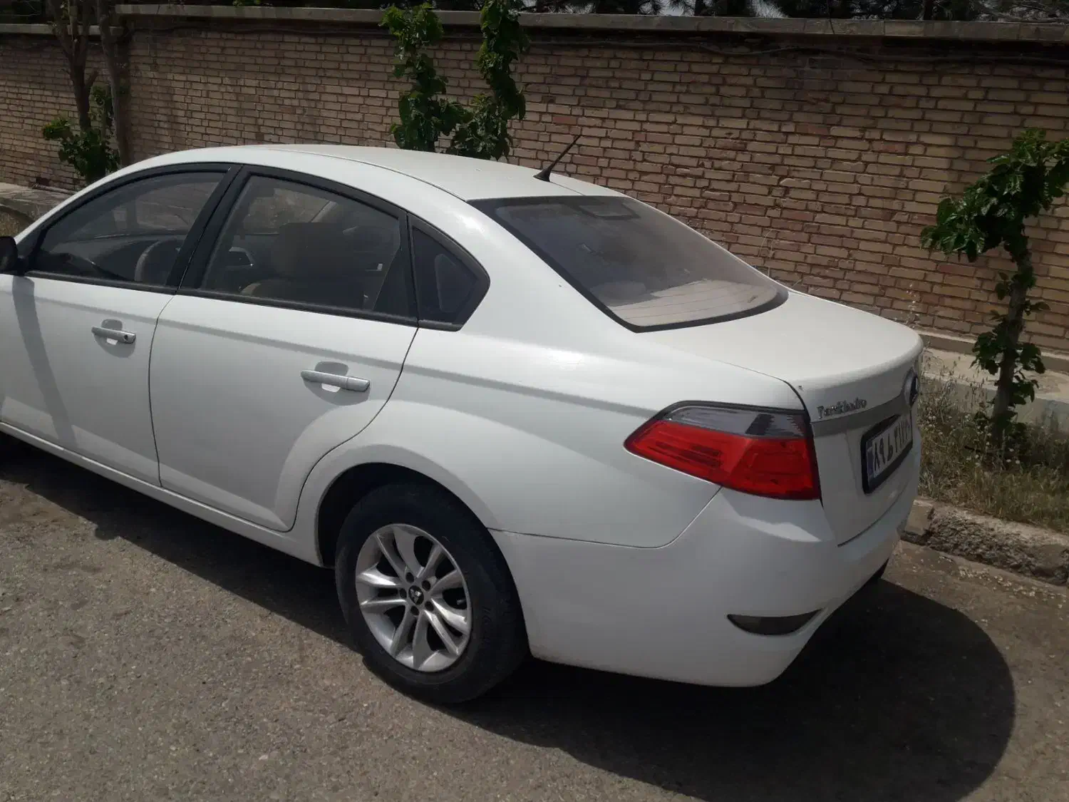 برلیانس ۳۳۰ مدل ۹۵ دنده ای|خودرو سواری و وانت|اسلامشهر, شهرک مصطفی خمینی|دیوار