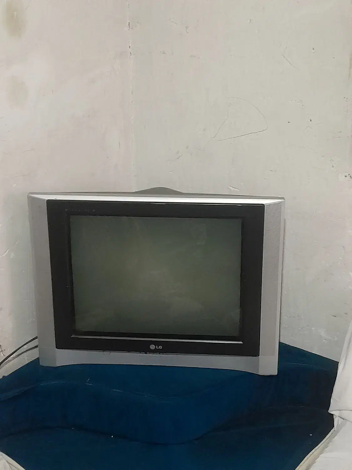 فروش تلویزیون LG|تلویزیون و پروژکتور|بم, |دیوار