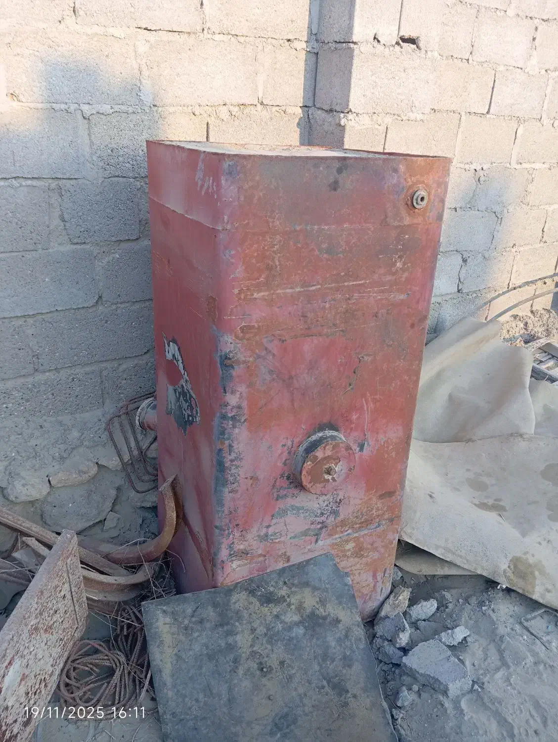 باک|ماشینآلات صنعتی|سیریک, |دیوار