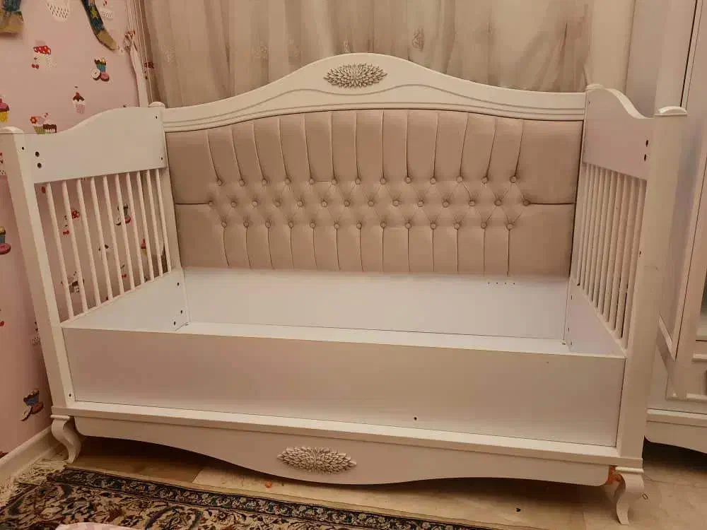 تخت کودک دارای دراور سه کشو تعویض پوشک و گارد|تخت و سرویس خواب|تهران, شاهین|دیوار