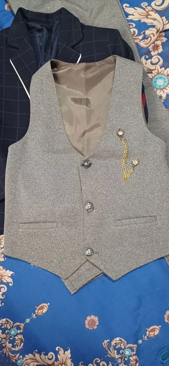 دو دست شلوار و جلیقه پسرانه و یدونه کت نو و تمیز|کیف، کفش، کمربند|رضویه, |دیوار