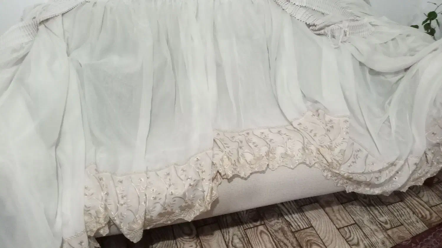 پرده|پرده، رانر، رومیزی|خوی, |دیوار