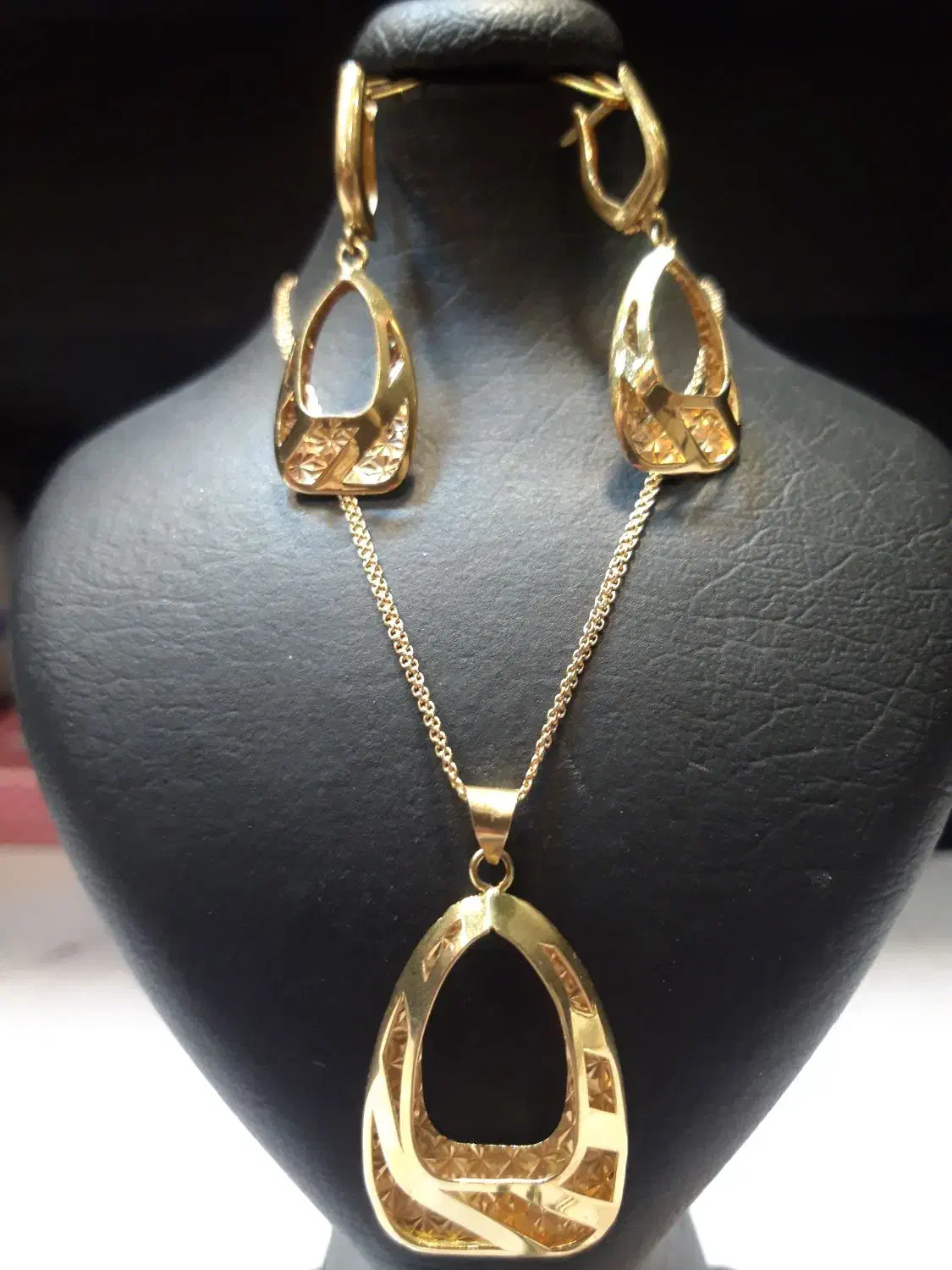 طلا بدون اجرت|جواهرات|رباط‌کریم, رباط‌کریم|دیوار