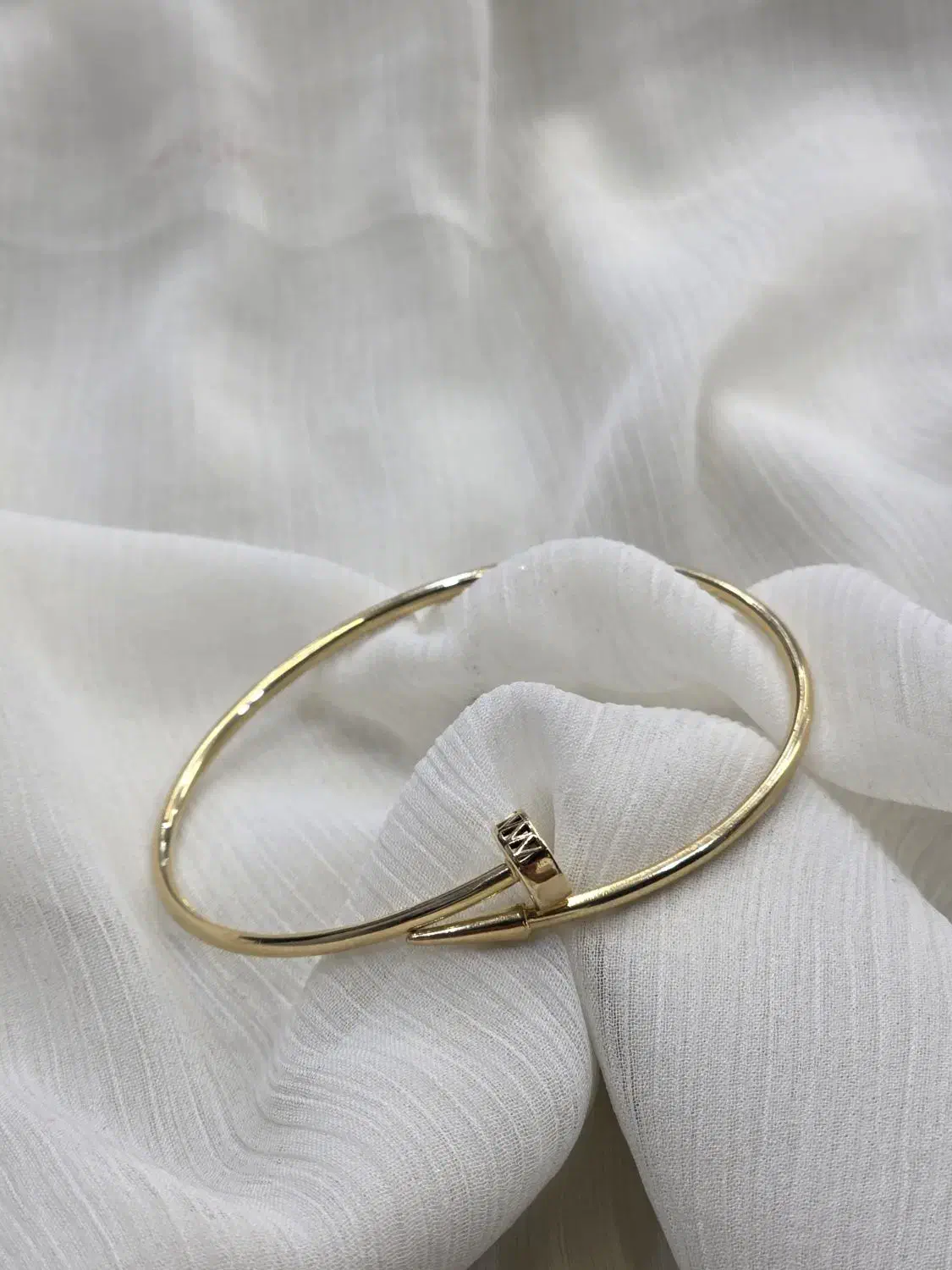 بنگل میخ مناسب سرمایه گذاری|جواهرات|شیراز, شاهچراغ|دیوار