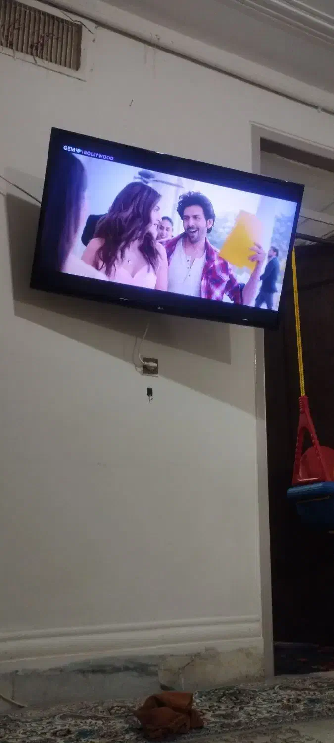 تلویزیون 43ال جی|تلویزیون و پروژکتور|فسا, |دیوار