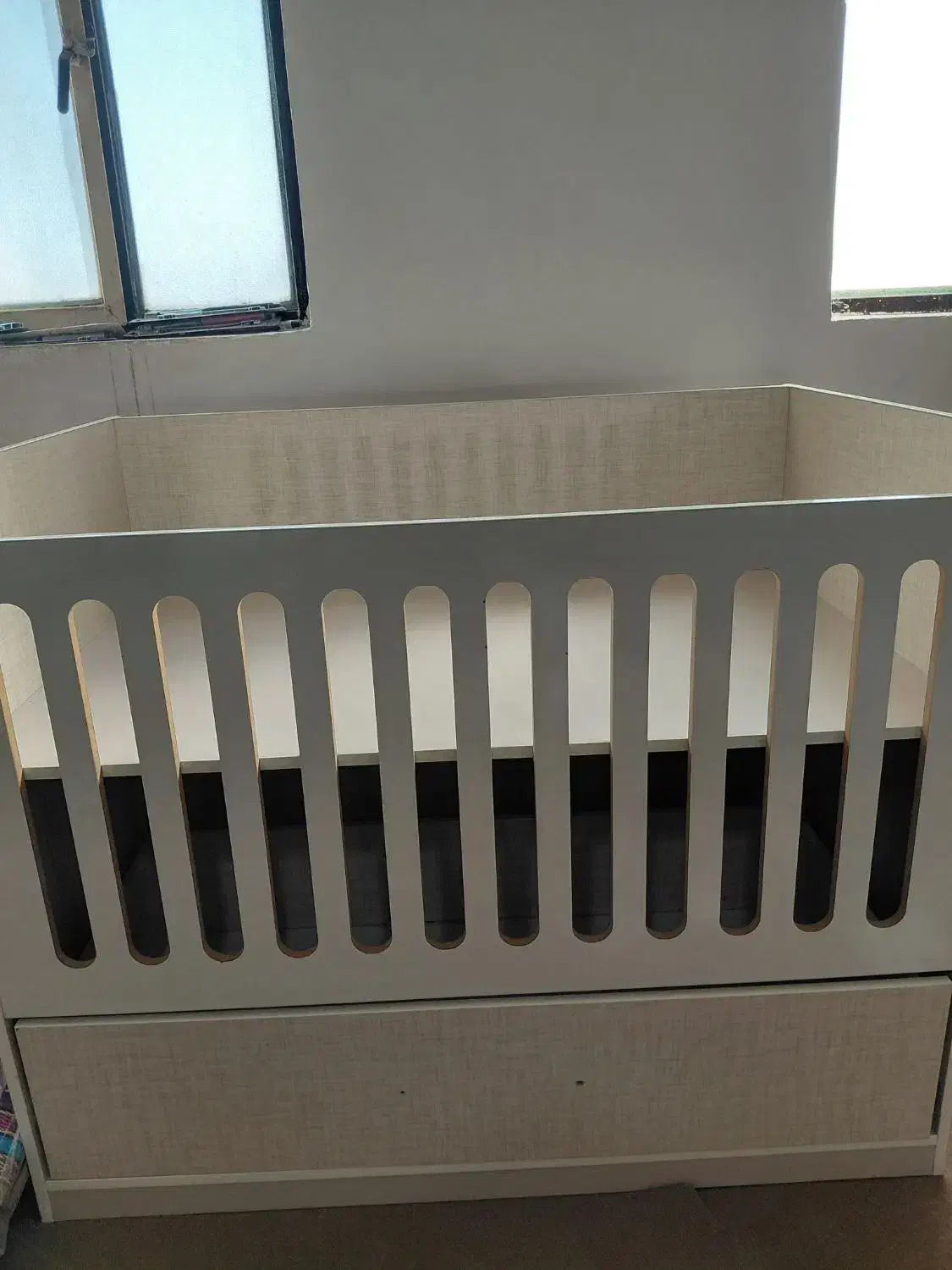 تخت نوزاددرحدنو|اسباب و اثاث بچه|خرم‌آباد, |دیوار