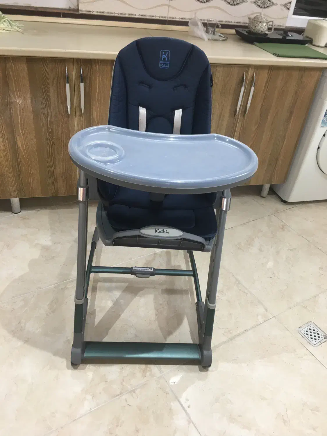 صندلی غذا|تخت و صندلی بچه|ورامین, ورامین|دیوار