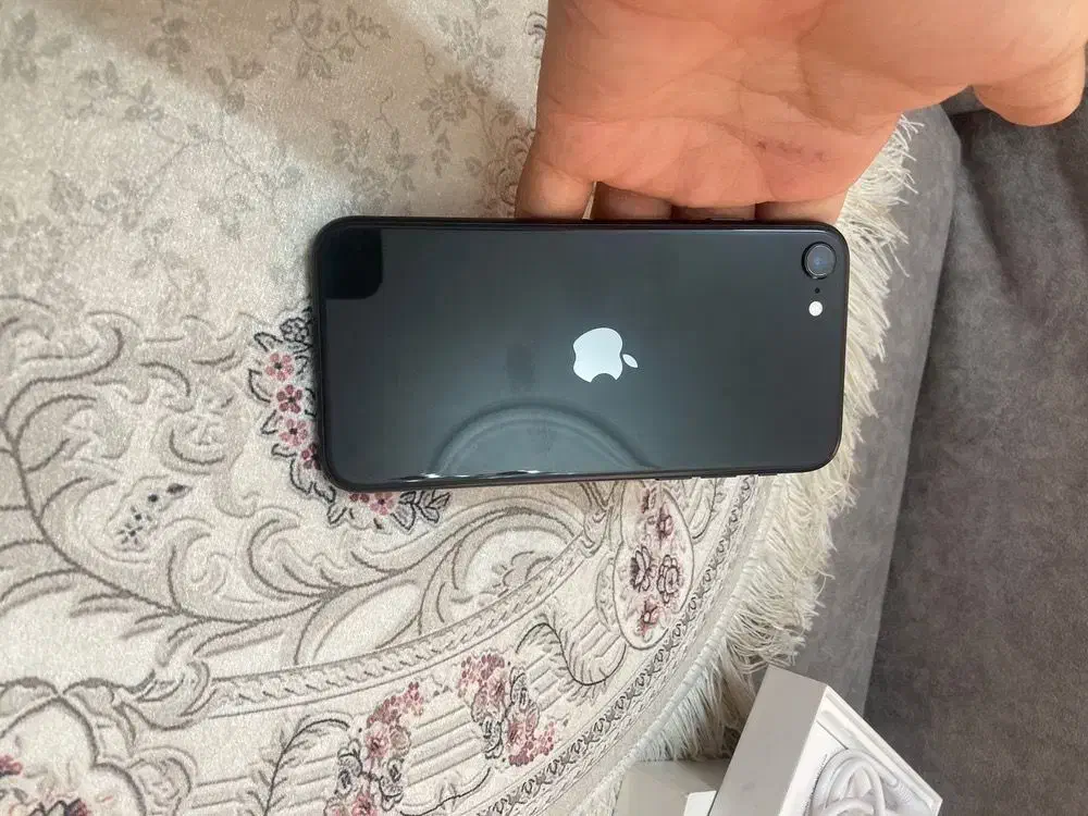 گوشی آیفن se|موبایل|کرج, شهرک یاس جنوبی|دیوار