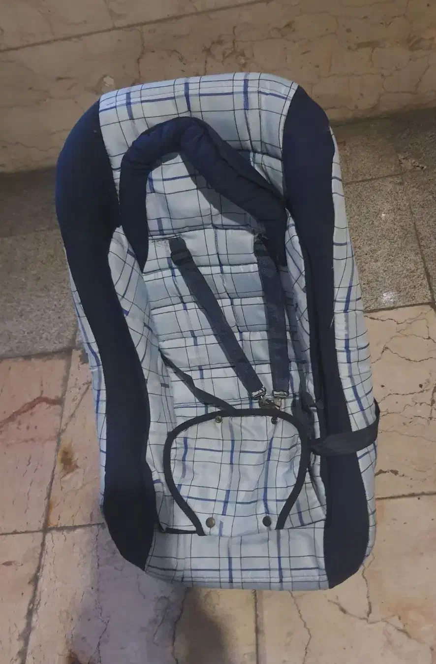 صندلی کودک|تخت و صندلی بچه|آمل, |دیوار