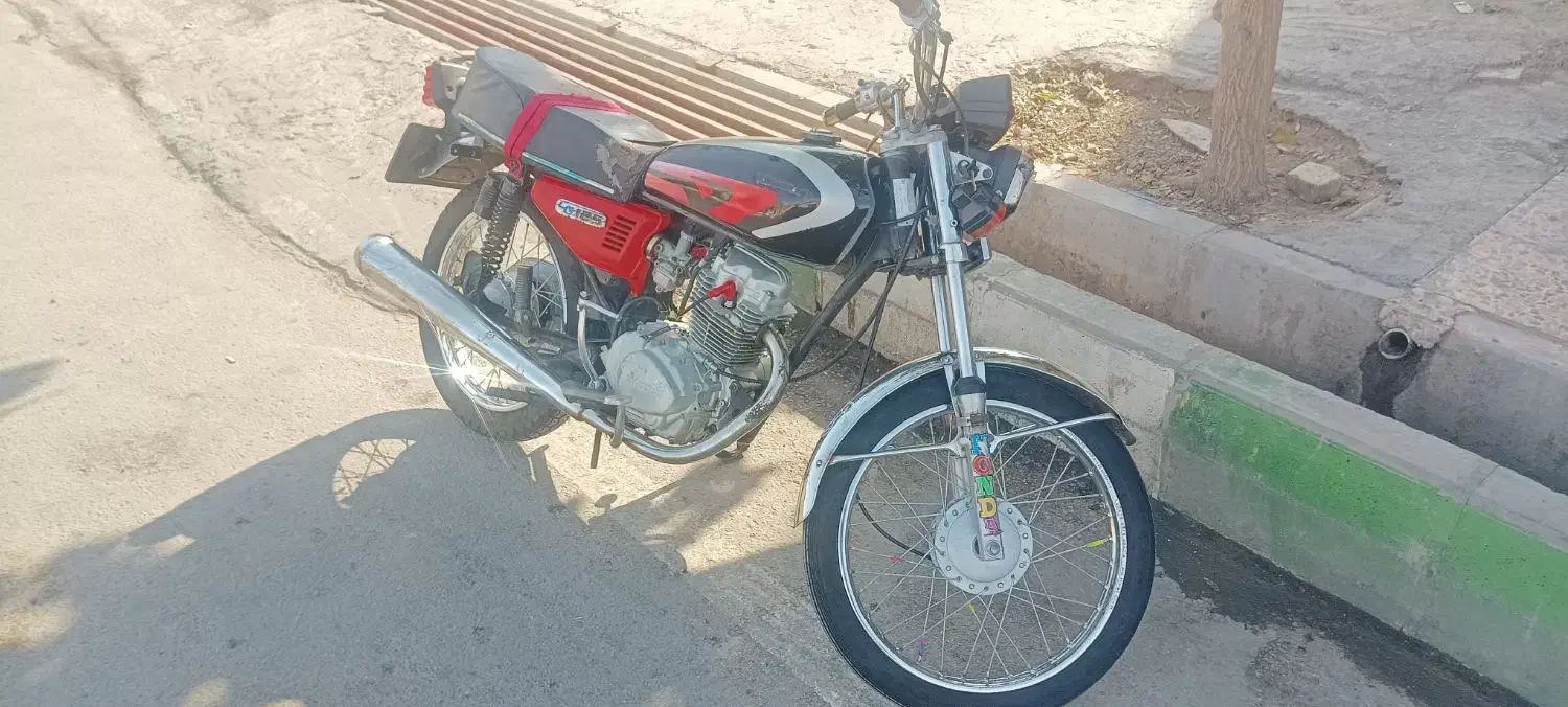 . موتور۱۲۵ پنج دنده درحد وتمیز|موتورسیکلت|قم, بکایی|دیوار