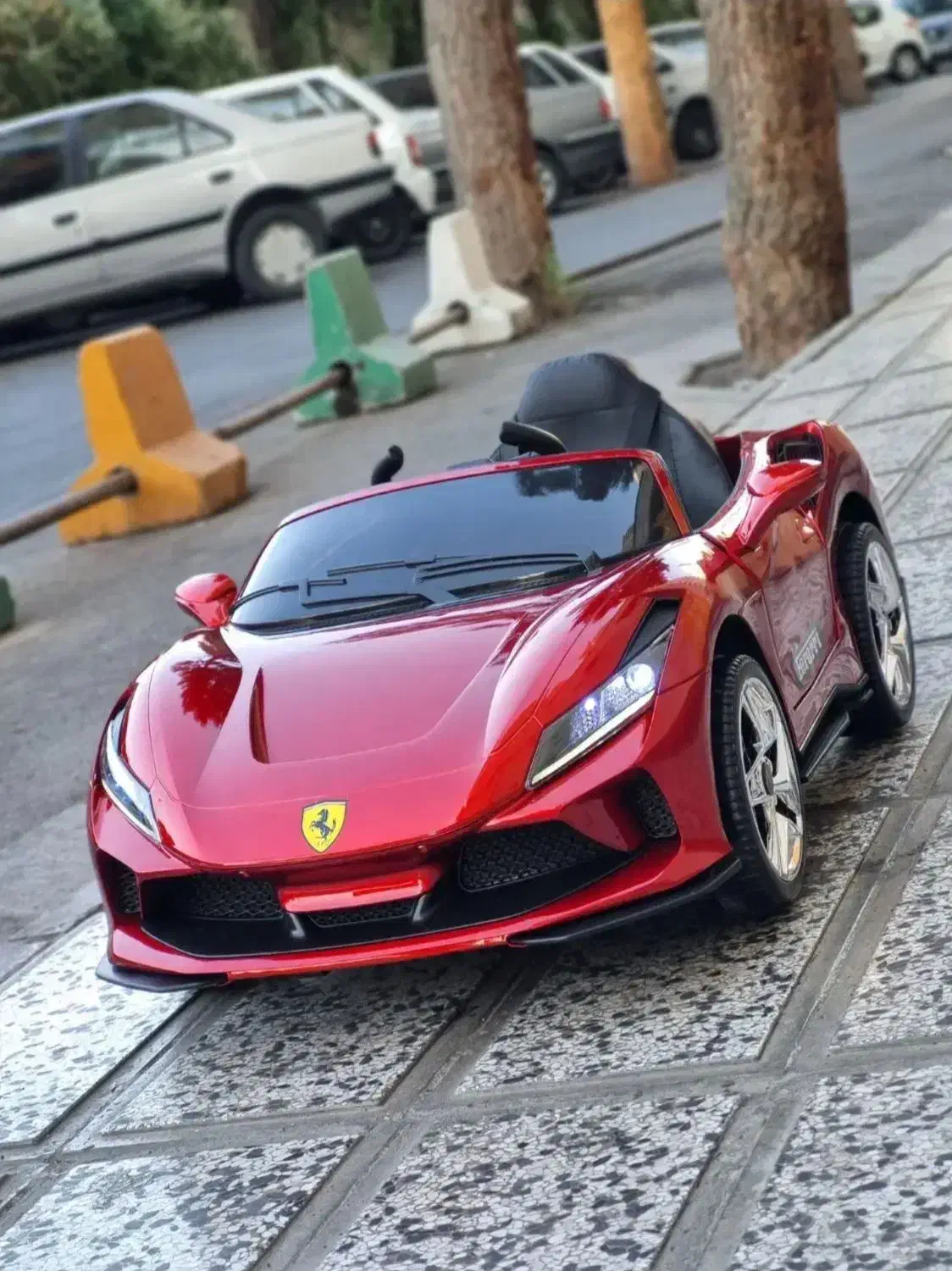 ماشین شارژی فراری ۴موتوره اورجینال|اسباب‌بازی بچه|کرمانشاه, |دیوار