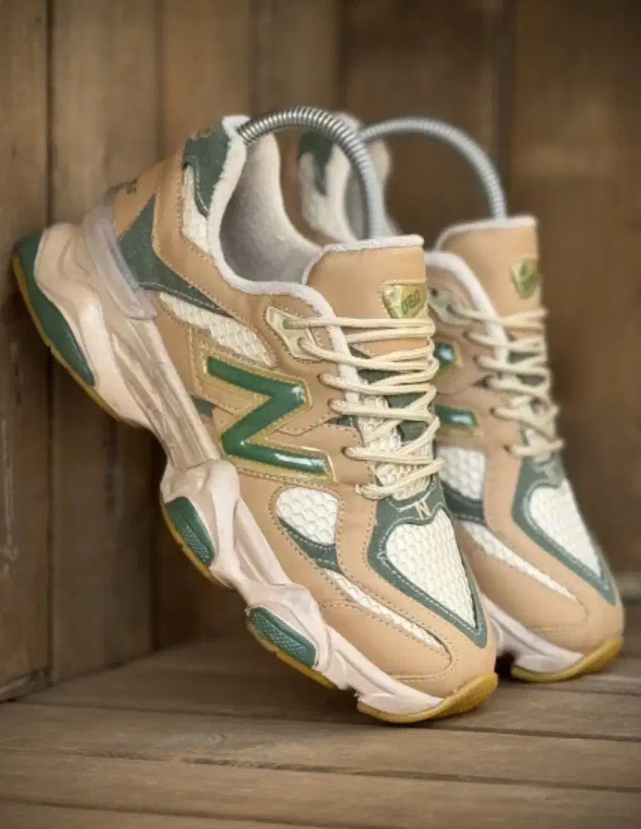 کتانی|کیف، کفش، کمربند|آشخانه, |دیوار