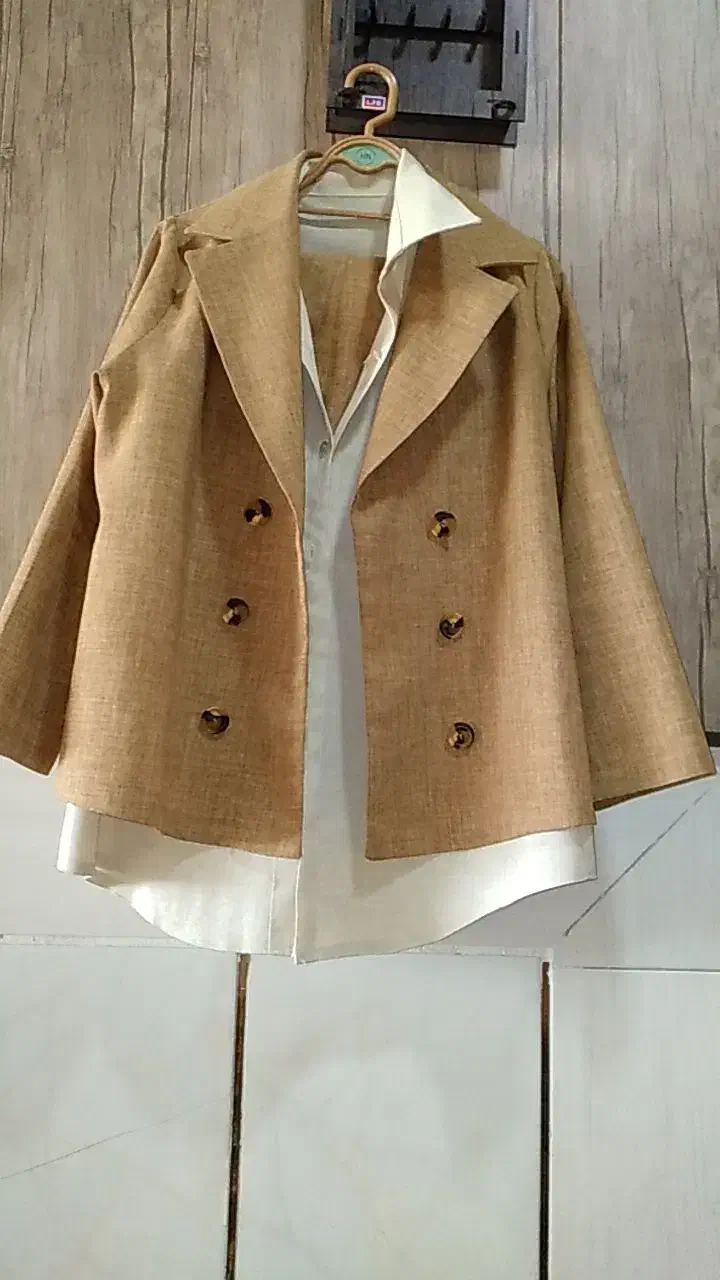 سه تیکه بسیار تمیز|لباس|نجفآباد, صالح آباد|دیوار