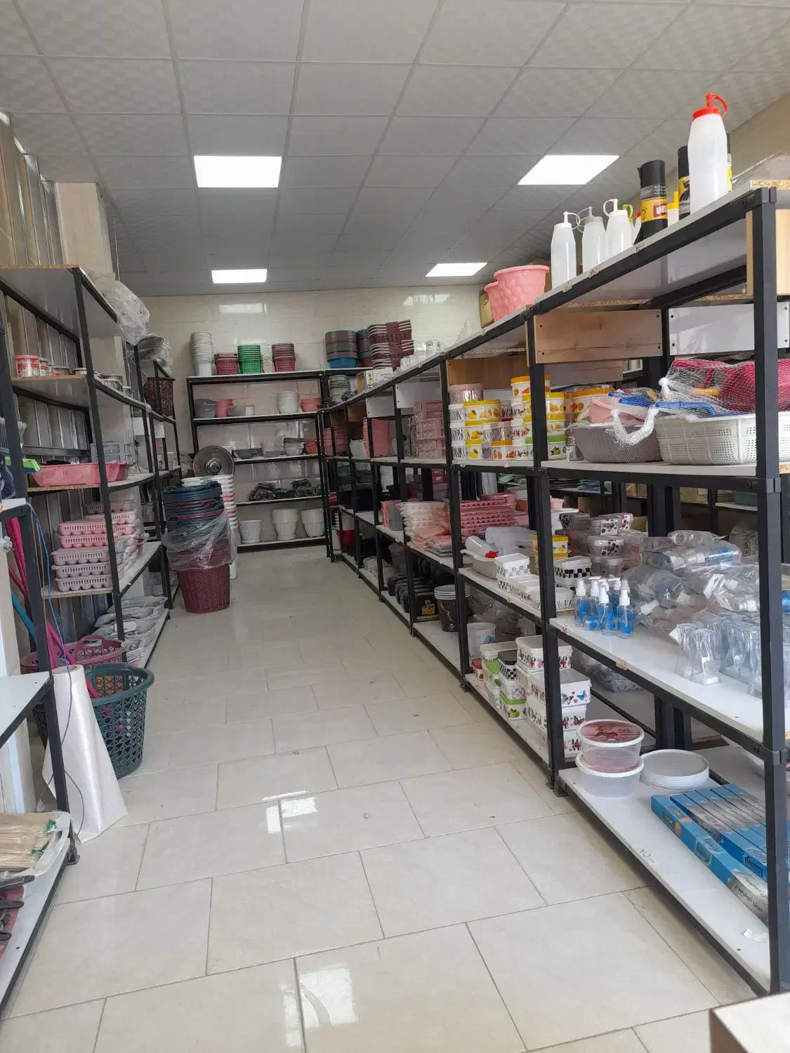 ظروف پلاستیکی آشپزخانه|ظروف نگهدارنده، پلاستیکی، یکبارمصرف|میبد, |دیوار