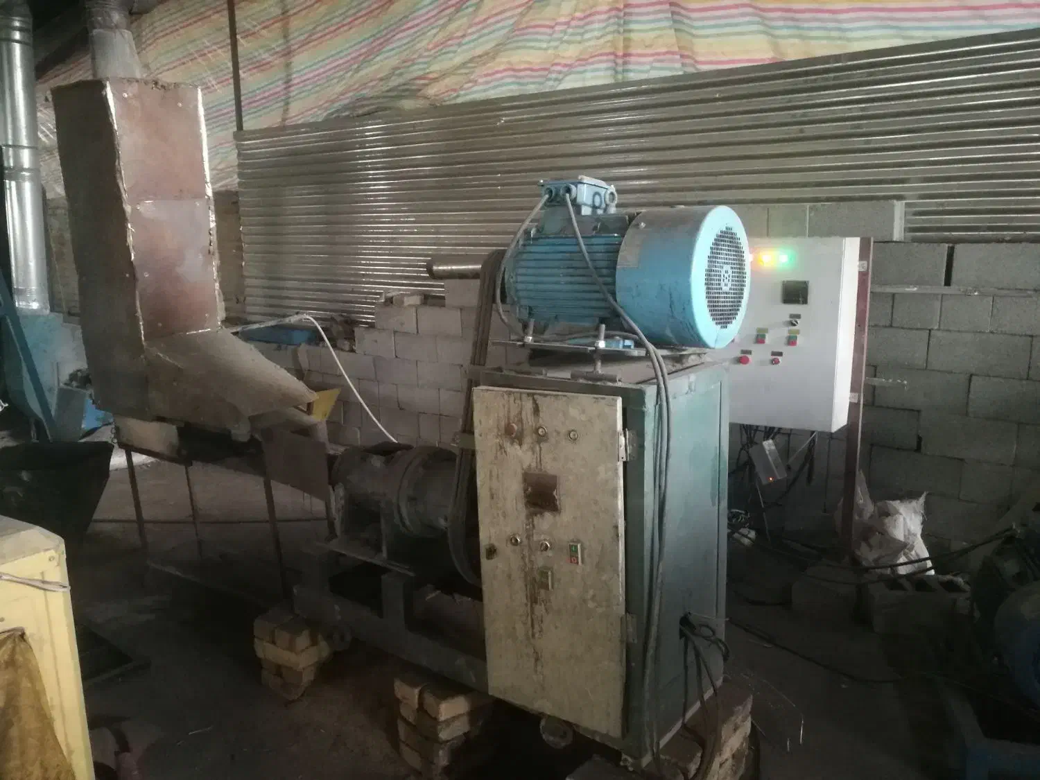 خط تولید زغال فشرده|ماشینآلات صنعتی|سرپل ذهاب, |دیوار