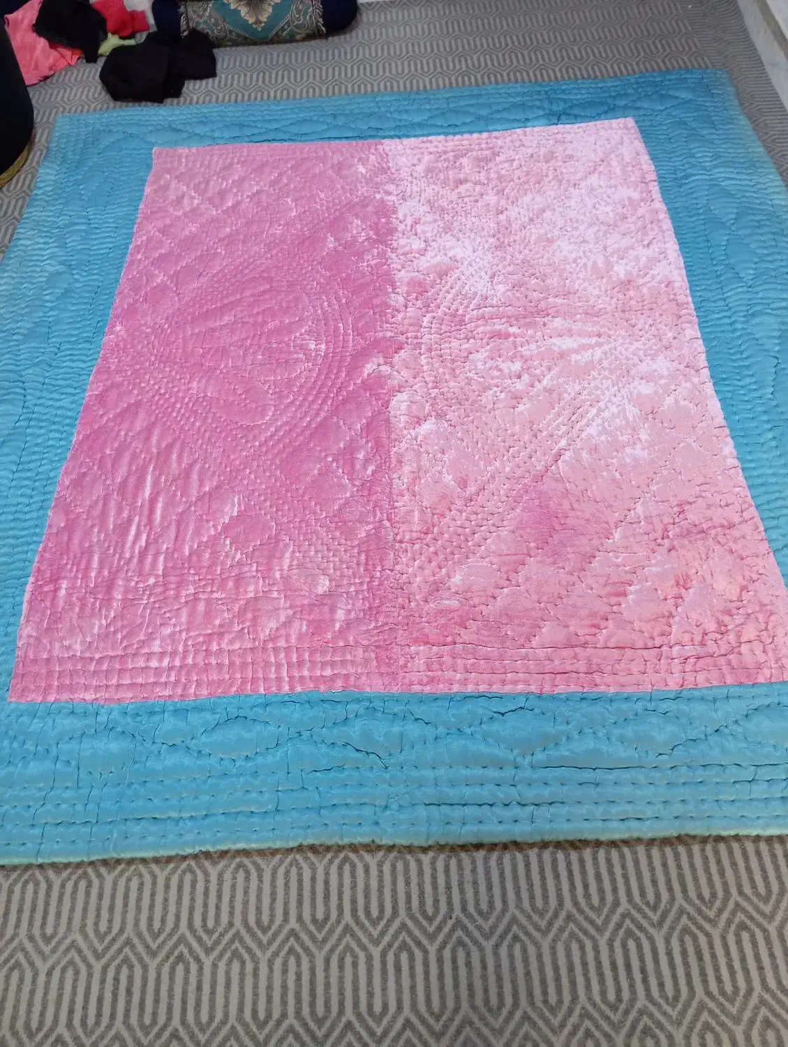 لحاف کرسی دونه ای یه تومن|رختخواب، بالش، پتو|برخوار, |دیوار