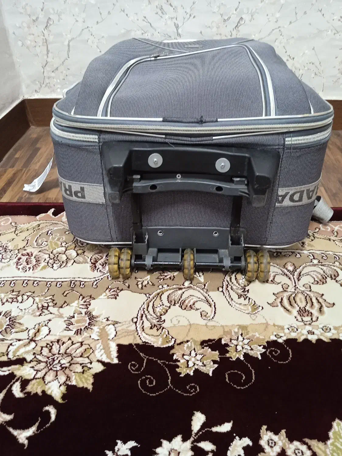 چمدان چرخدار|کیف، کفش، کمربند|رشت, کوی مهر|دیوار