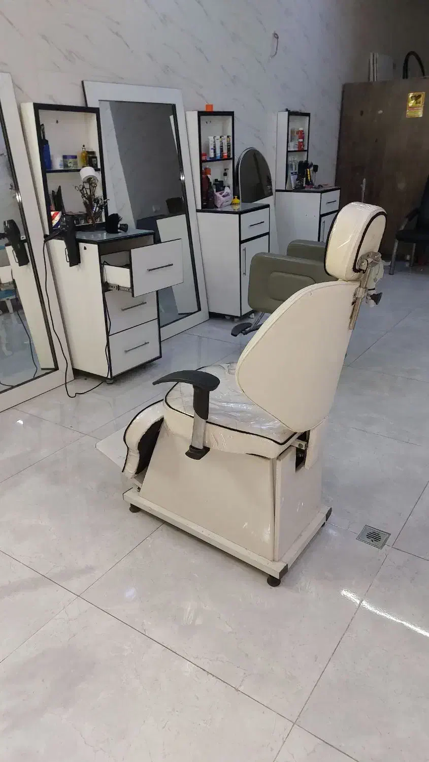 صندلی آرایشگاه مردانه و زنانه|آرایشگاه و سالن‌های زیبایی|مشکین‌دشت, |دیوار