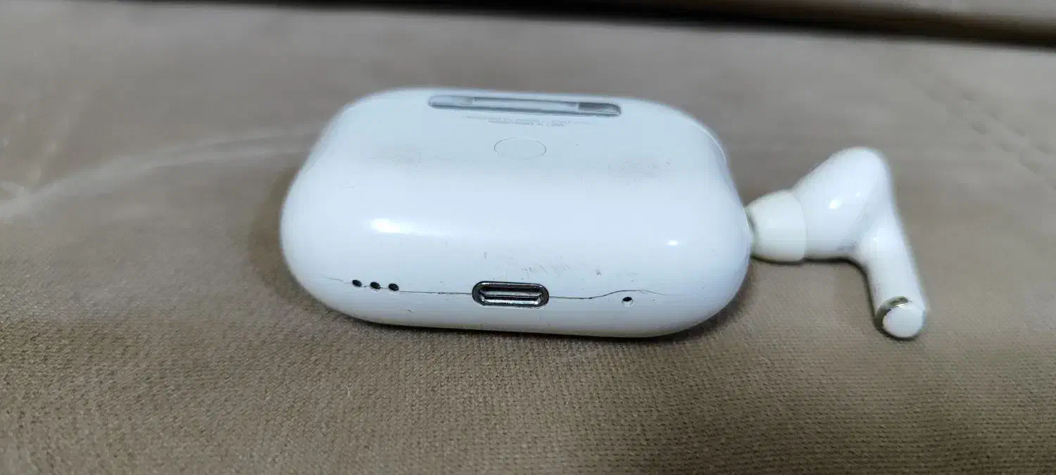 ایرپاد اپل . گوشی سمت چپ گم شده|لوازم جانبی موبایل و تبلت|صدرا-فارس, فاز ۱|دیوار