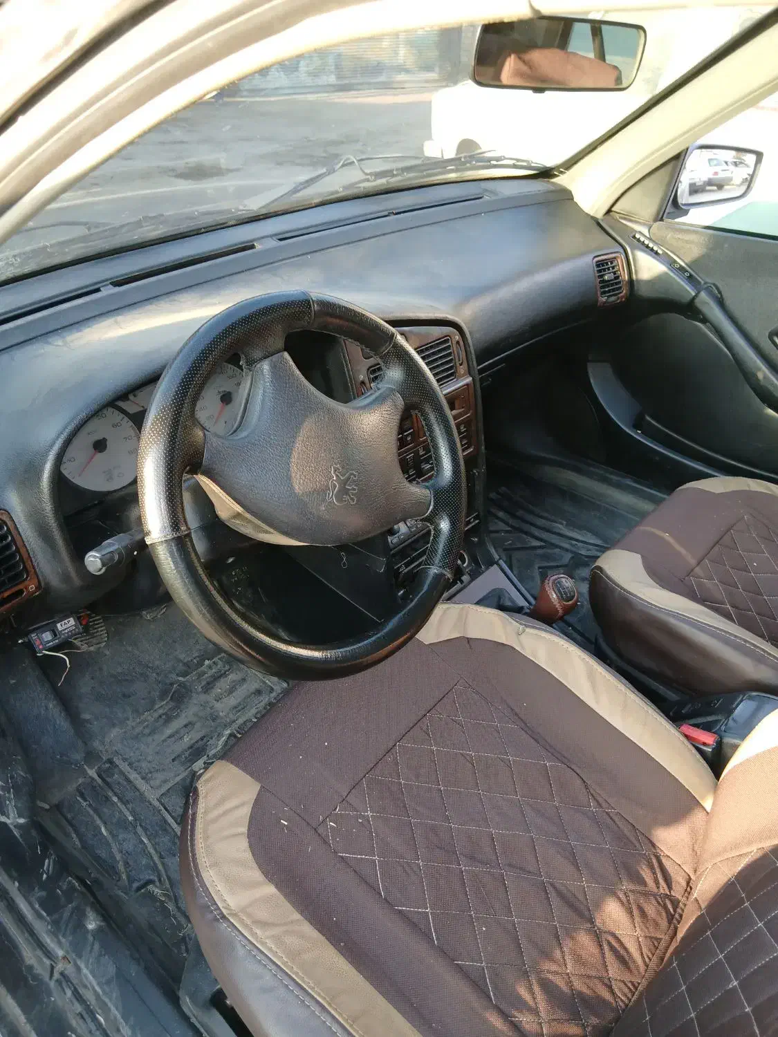 پژو پارس مدل ۸۲|خودرو سواری و وانت|بوئین زهرا, |دیوار