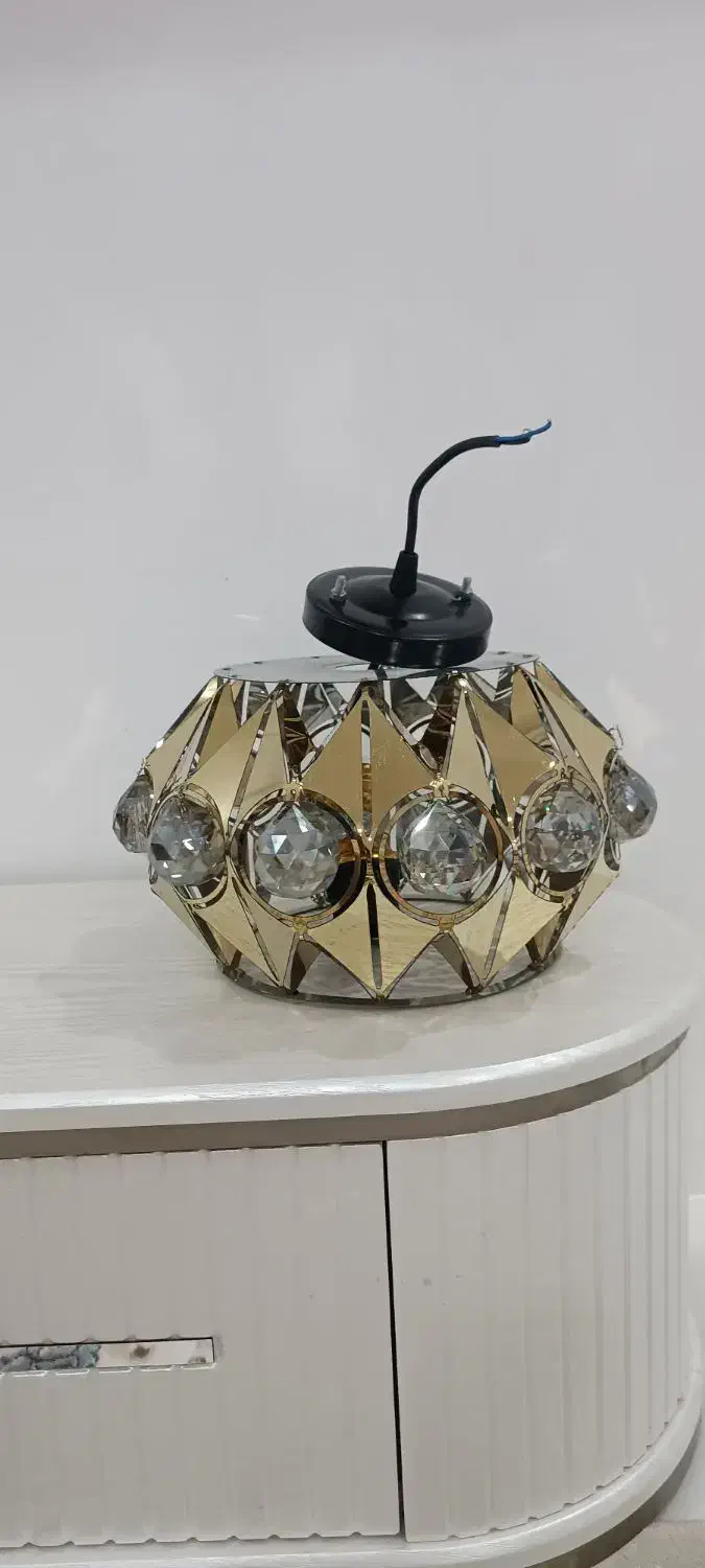 لوستر درحدنو|لوستر و چراغ آویز|قدس, شهر‌قدس|دیوار