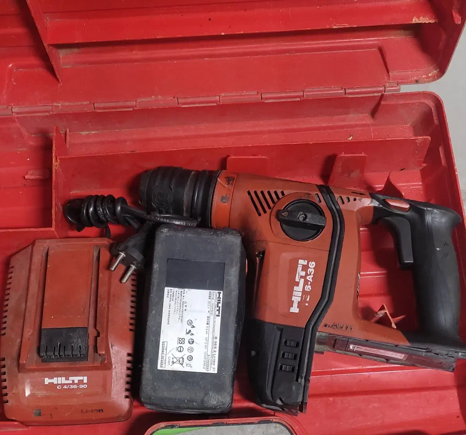 دریل چکشی هیلتی شارژی دوکاره ۴ شیار TE6A36 باAVR|ابزارآلات|تهران, دانشگاه شریف|دیوار