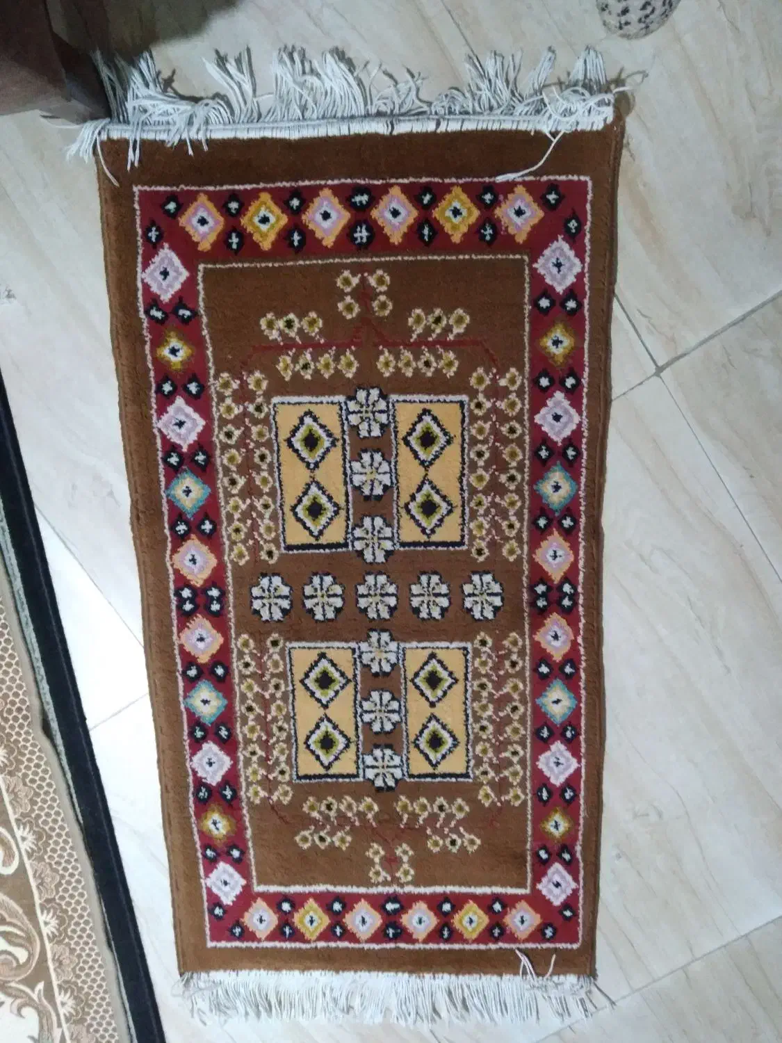 تعدادی زیر پایی کار کرده  کاملا سالم|فرش|رشت, کوی امام رضا|دیوار