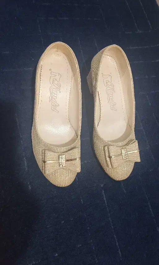 کفش|کیف، کفش، کمربند|سرپل ذهاب, |دیوار