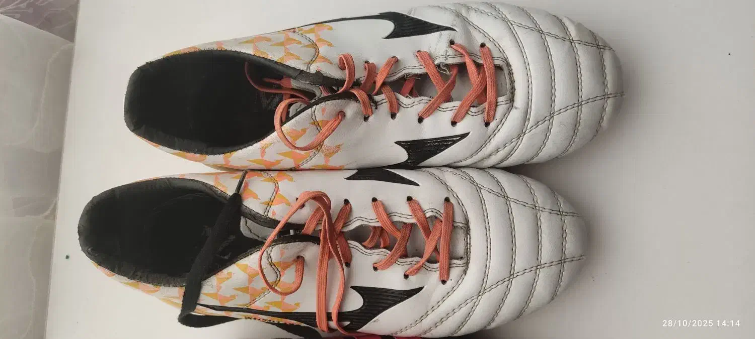 کفش فوتبال چمنی|کیف، کفش، کمربند|اراک, |دیوار