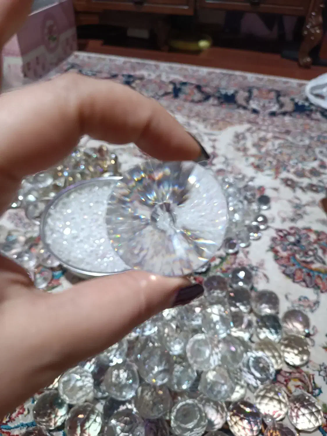 گوی کریستالی|لوستر و چراغ آویز|پرند, فاز ۴|دیوار