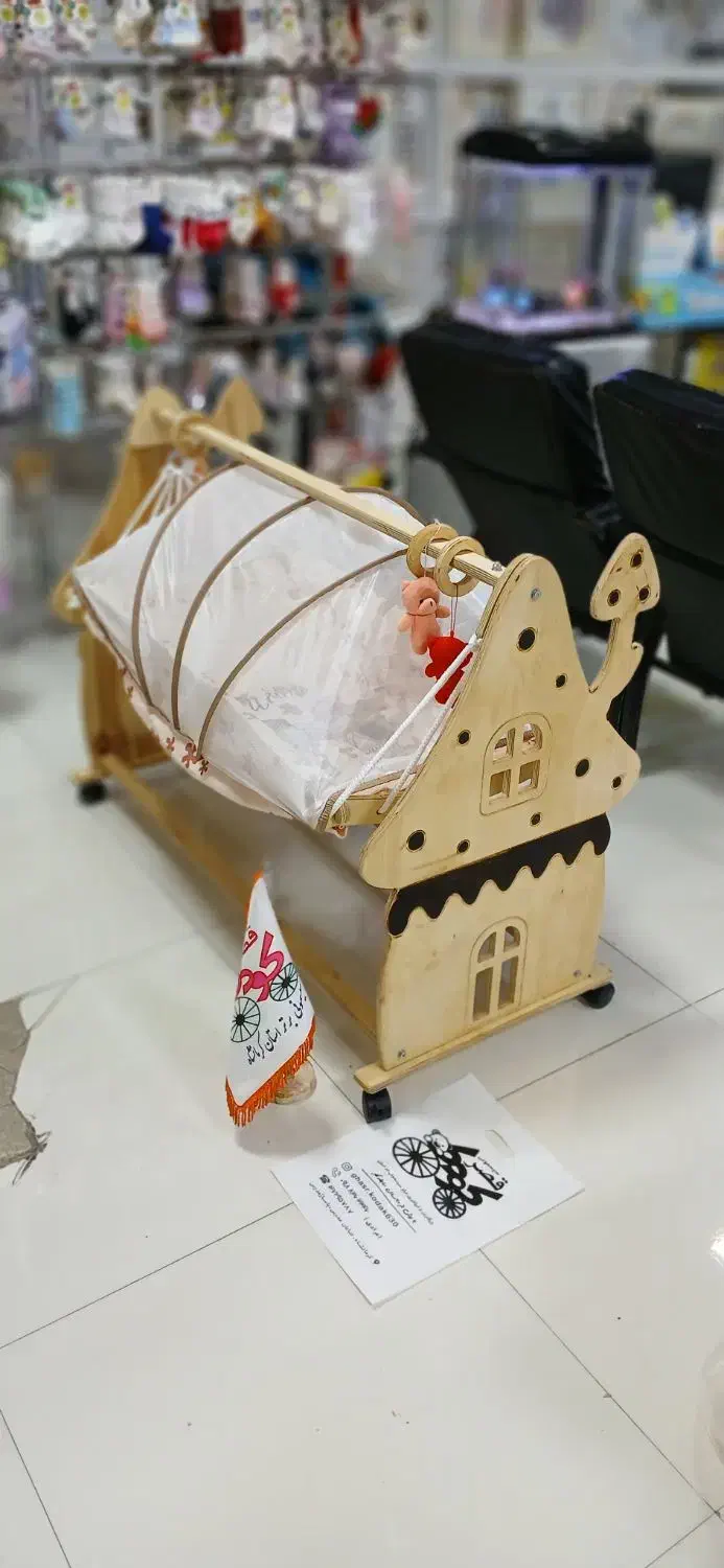 کلبه ایی تخت / سیسمونی نوزاد/قصر کودک/ننو چوبی|تخت و صندلی بچه|کرمانشاه, |دیوار