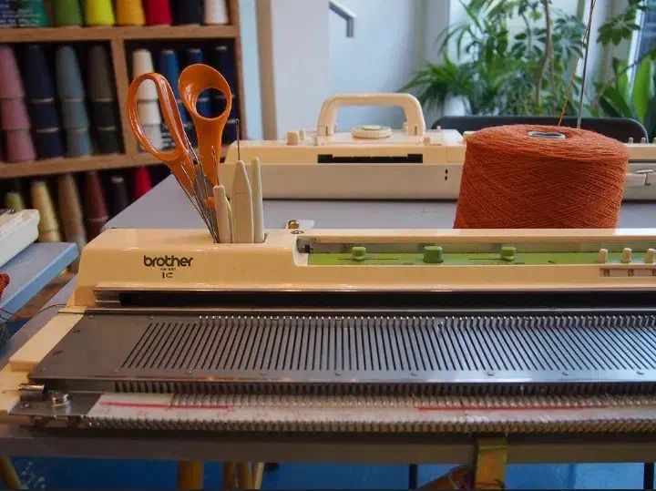 ماشین بافتنی|لوازم خیاطی و بافتنی|تسوج, |دیوار