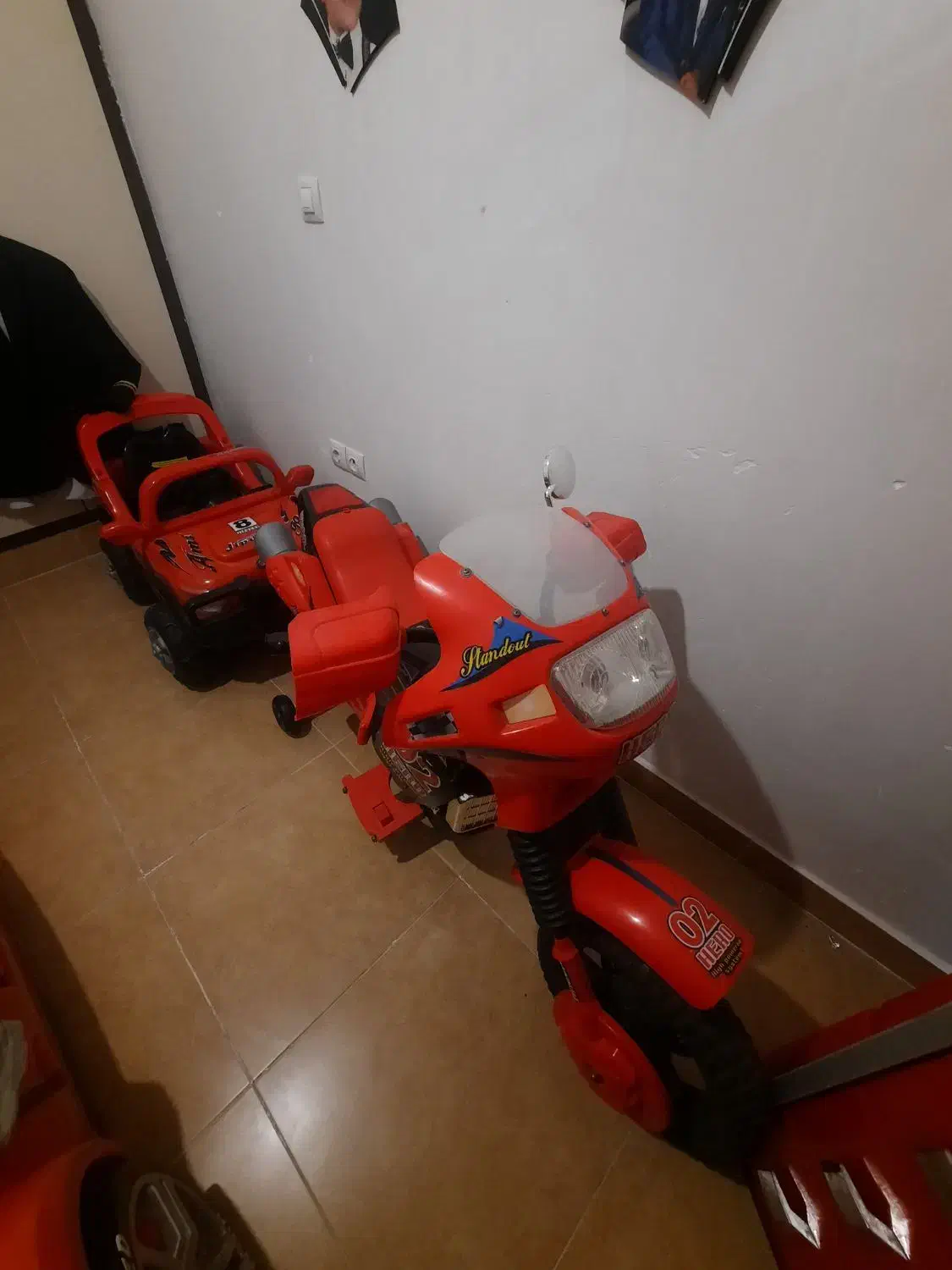 موتور شارژی و ماشین شارژی و یک سرویس تخت خواب|اسباب و اثاث بچه|گرگان, |دیوار