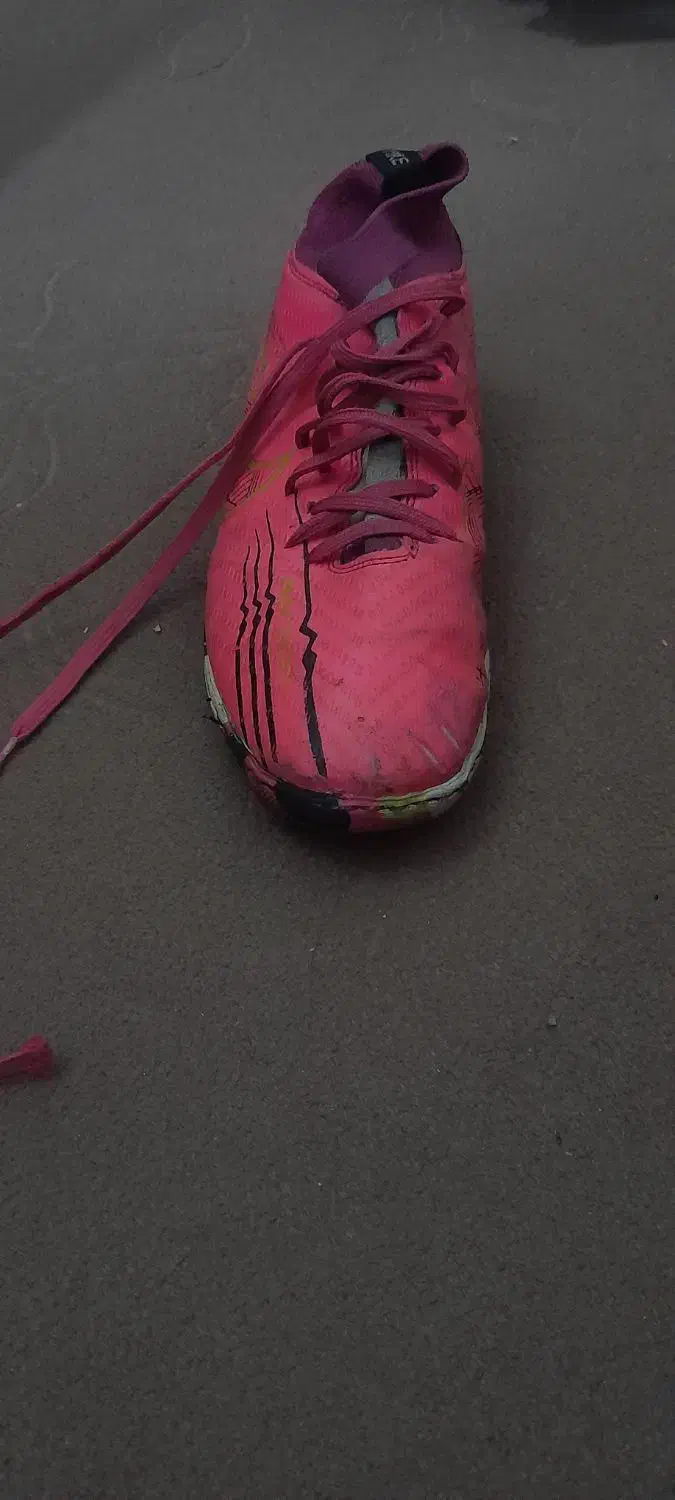 کفش فقط ۳۰۰ زیره لاستیک داخل سالن سُر نمیخوره|کیف، کفش، کمربند|لنگرود, |دیوار