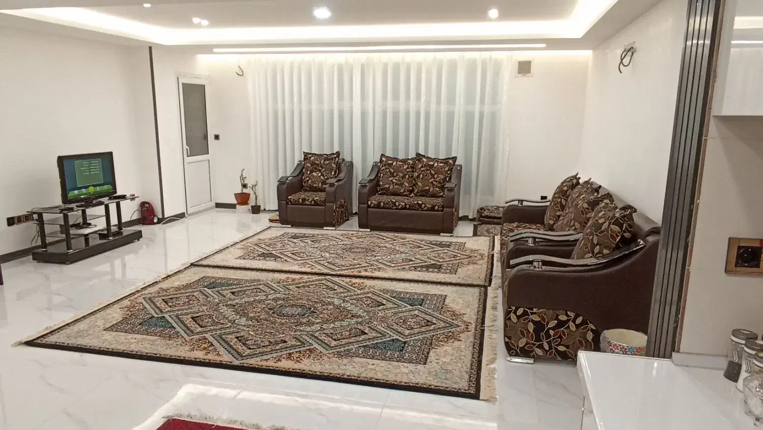 مبل|مبلمان خانگی و میز عسلی|شیراز, نصر|دیوار