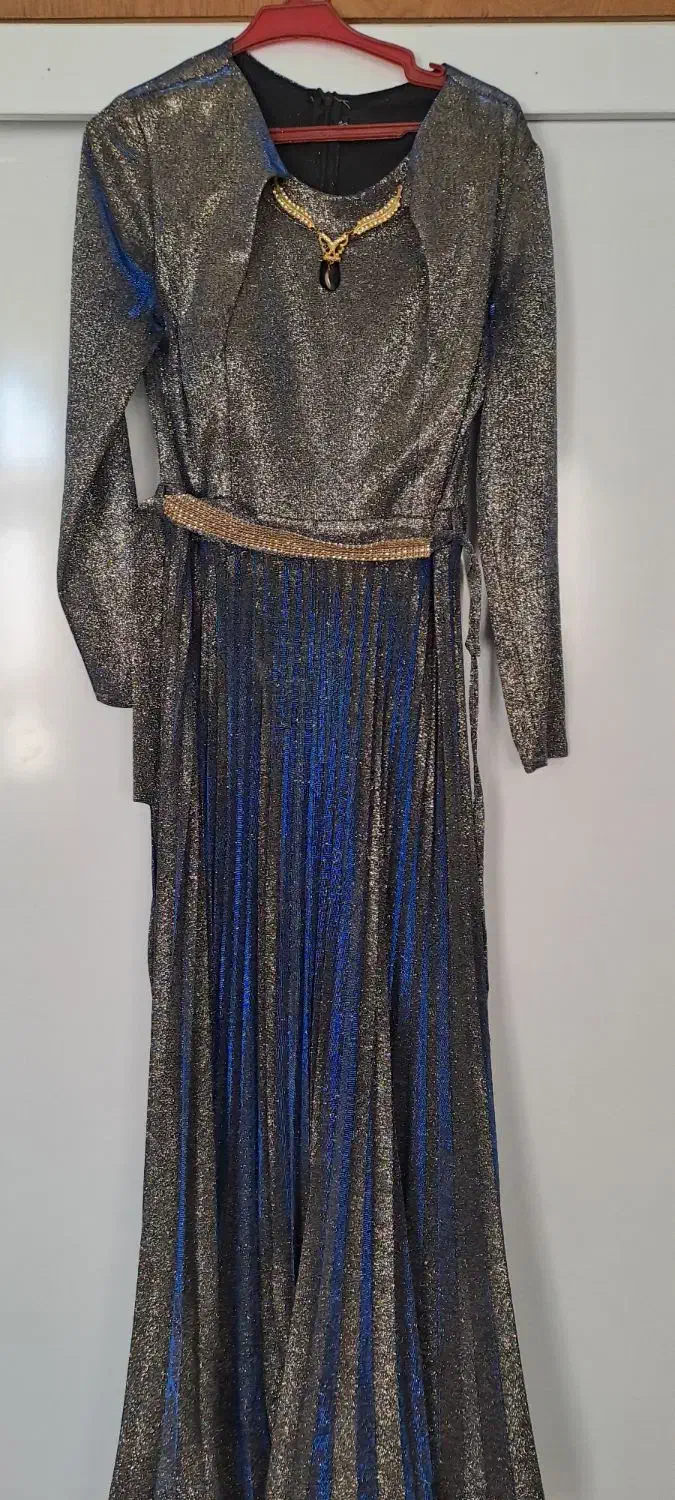 لباس مجلسی|لباس|آبسرد, |دیوار