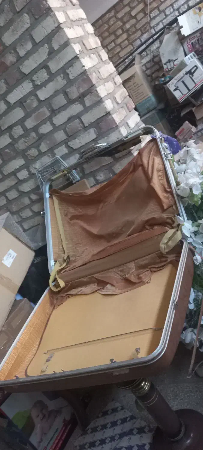 چمدان  شکسته نیاز به تعمیر|کیف، کفش، کمربند|یزد, |دیوار