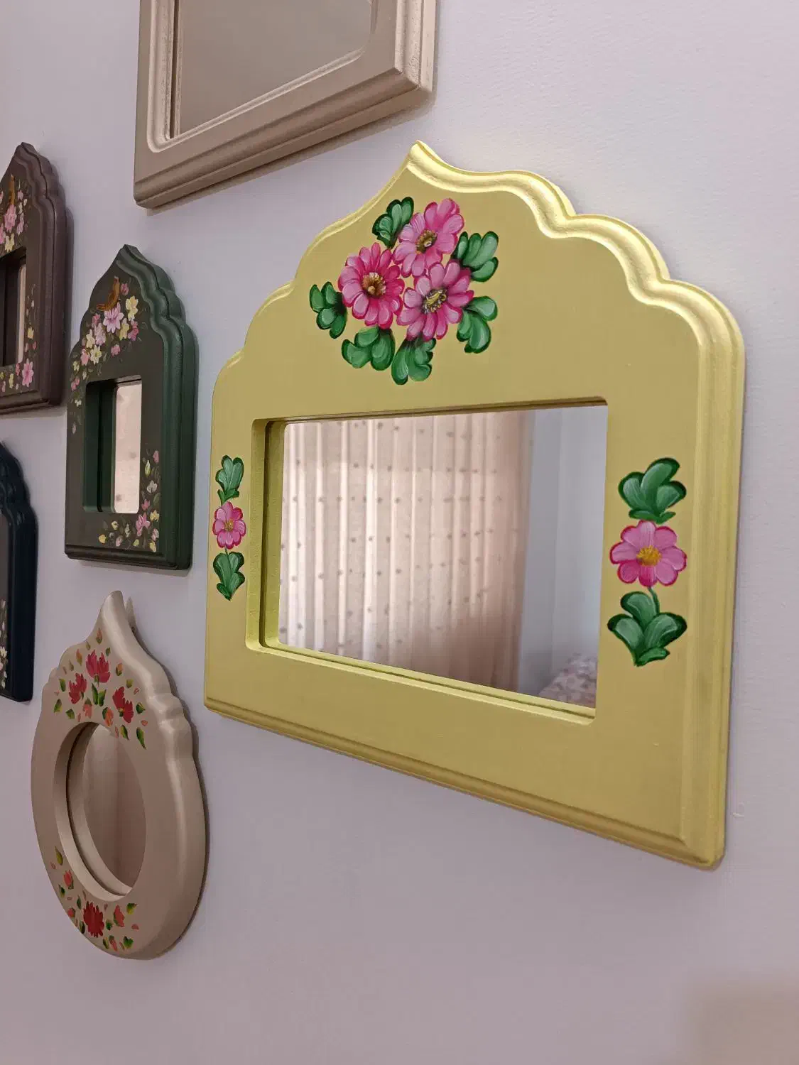 آینه|آینه|قم, نیروگاه|دیوار