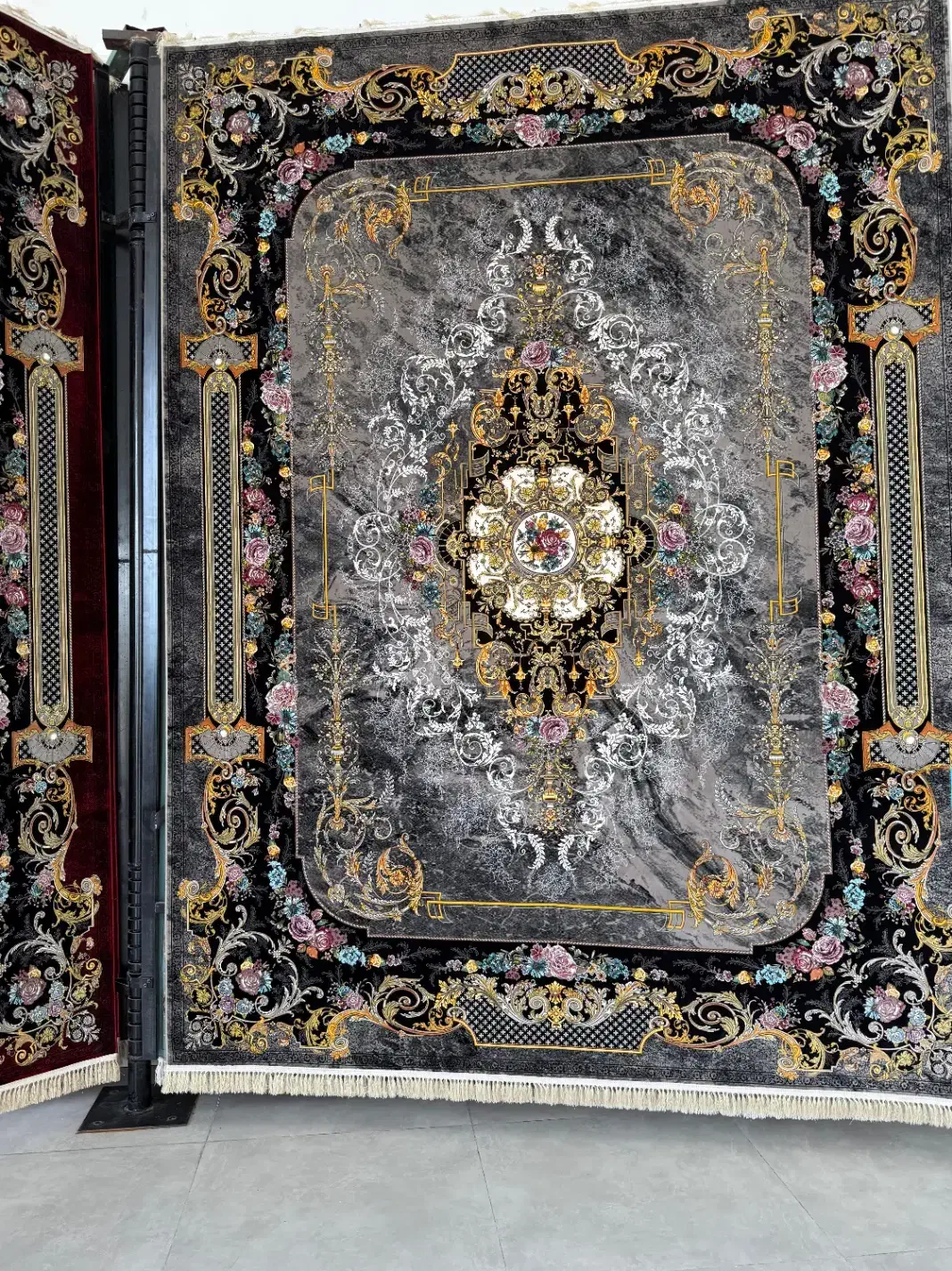فرش طرح ثلنا با ضمانت معتبر/۱۰۰۰شانه اصیل|فرش|شیراز, لاله|دیوار