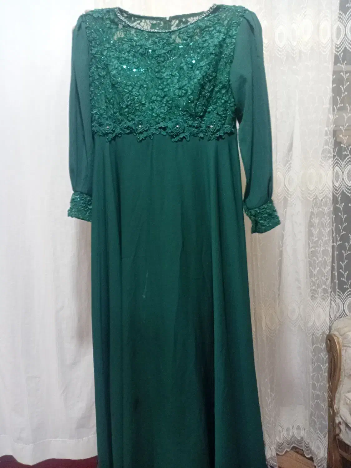 یک عدد لباس زنانه|لباس|مشگین شهر, |دیوار