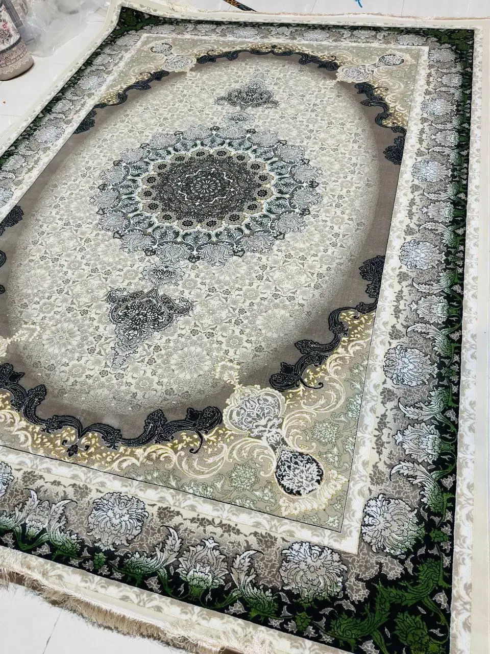 فرش سارینا&) فرشی با اصالت و زیبایی شگفت انگیز|فرش|خرمشهر, |دیوار