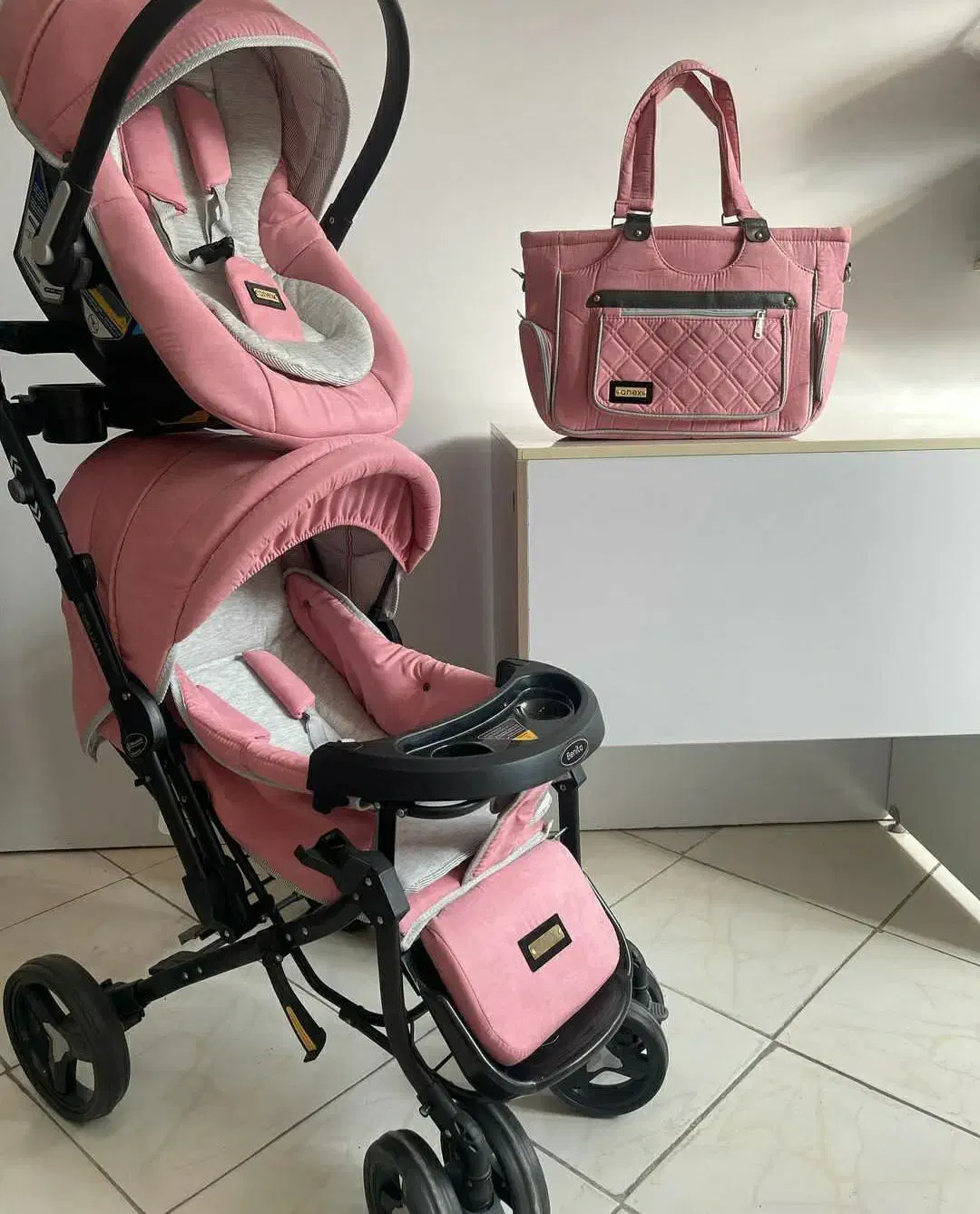 کالسکه بچه ،، شیک|کالسکه و لوازم جانبی|اصفهان, رزمندگان|دیوار